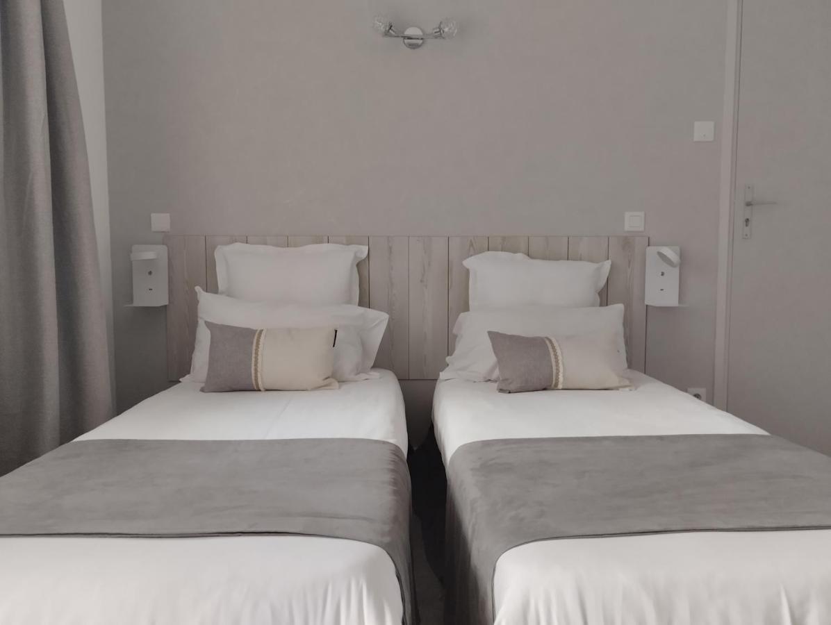 Hotel Le Vanseen Les Vans Exterior photo